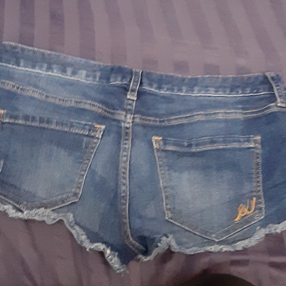 Short - Picture 2 of 3